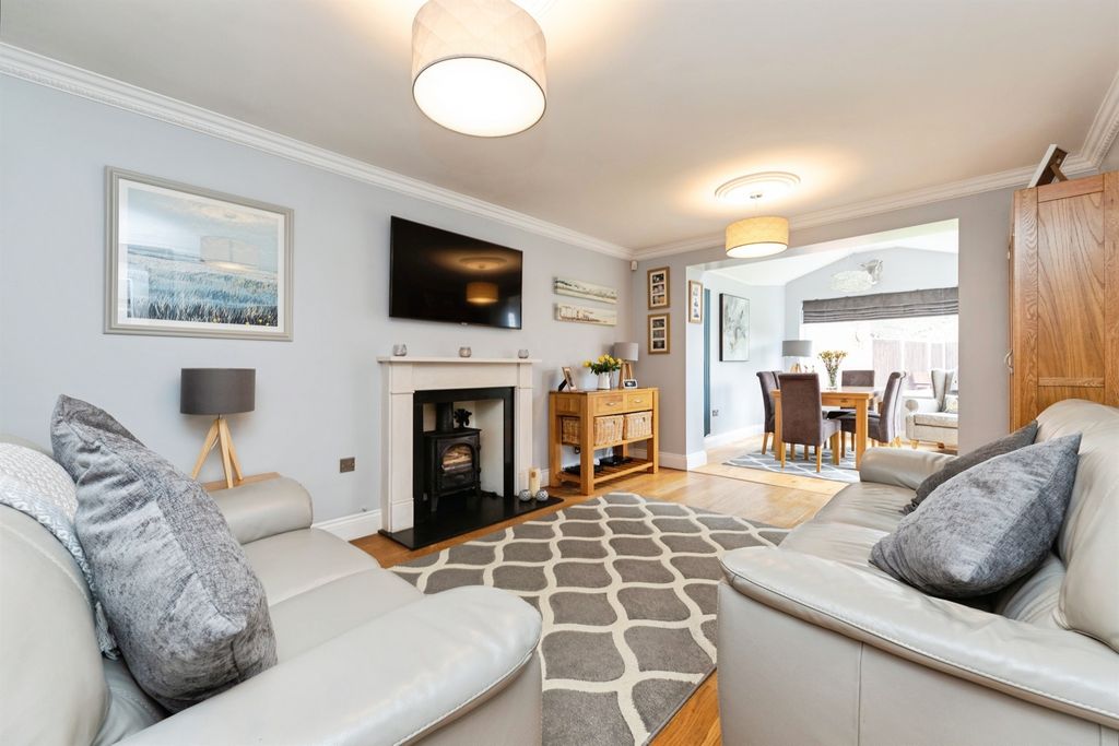 Property photo 3 of 23