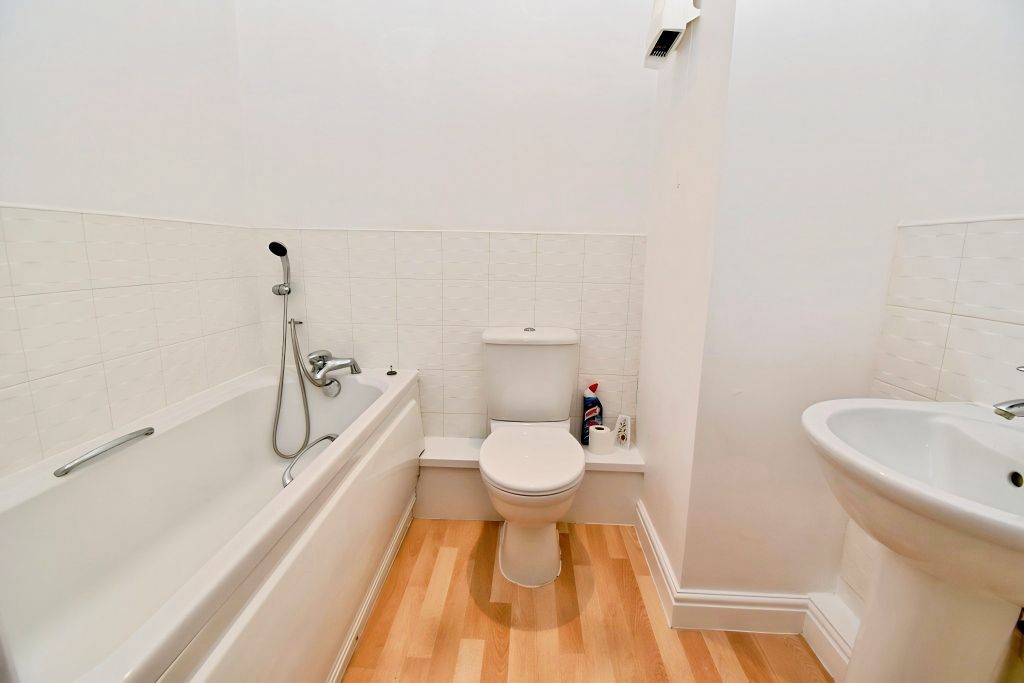 Property photo 3 of 9 1E6E51F5-Img_34855_6_Large