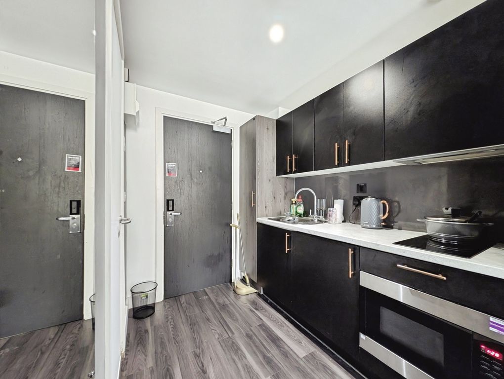 Property photo 3 of 6 Pbox-Img.Jpg