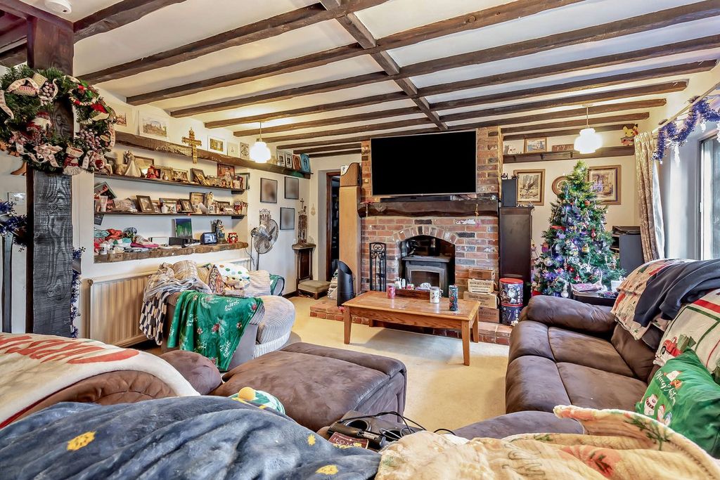 Property photo 2 of 27