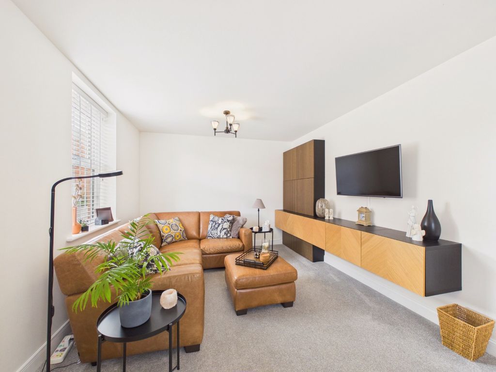 Property photo 2 of 14 4894692