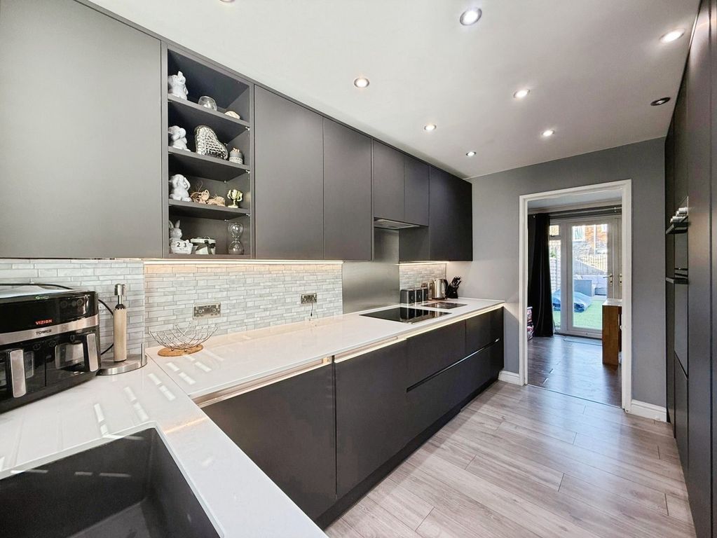 Property photo 2 of 19 Pbox-Img.Jpg