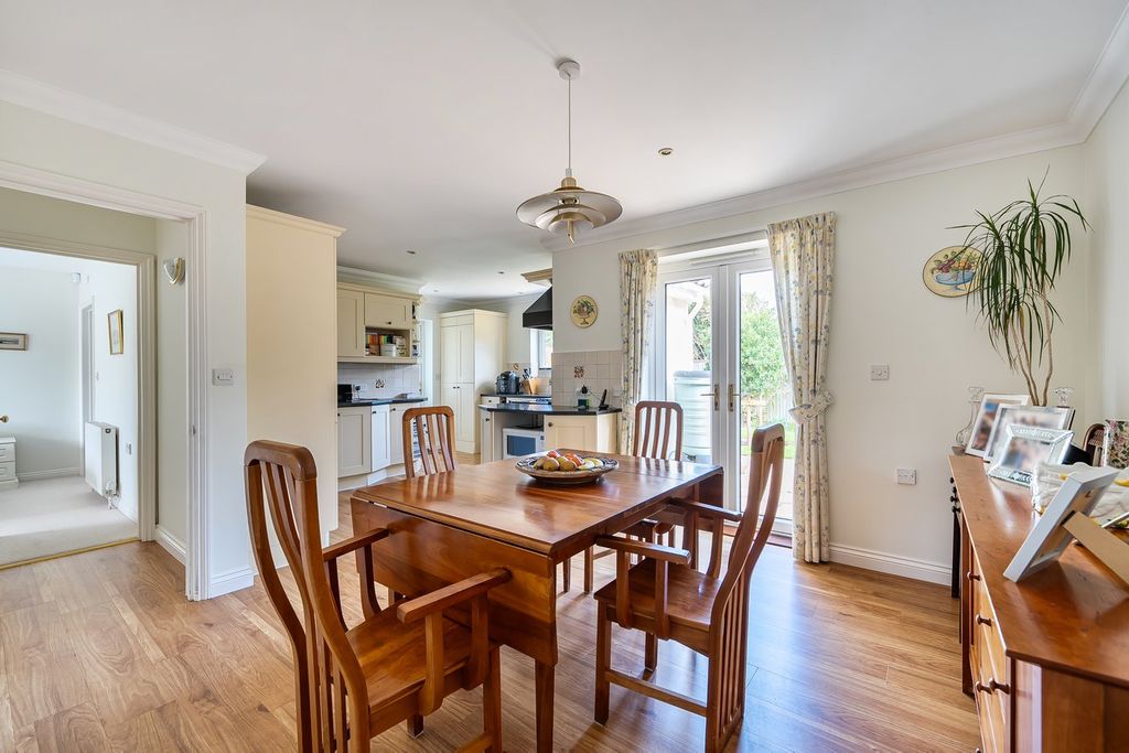 Property photo 3 of 26