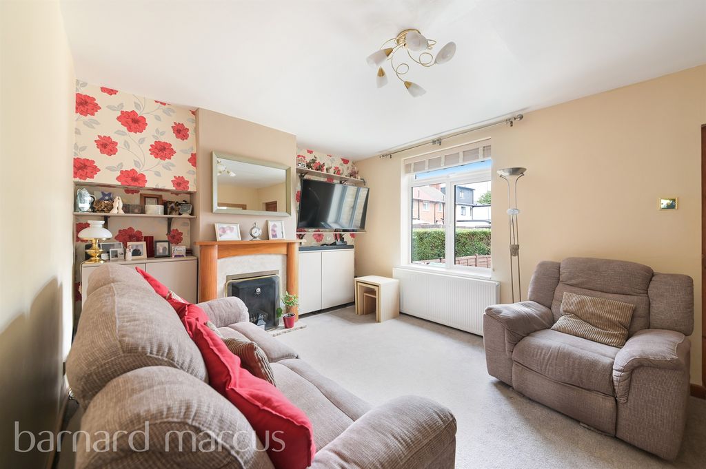 Property photo 3 of 12