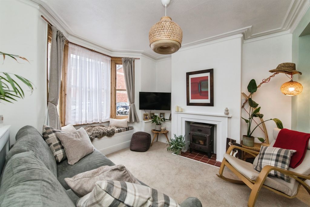 Property photo 2 of 13