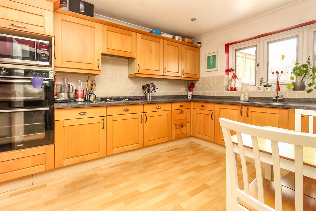 Property photo 3 of 13 Kitchen/Breakfast Room