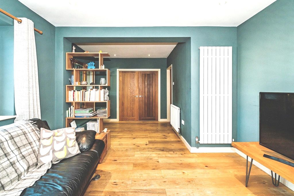 Property photo 2 of 12