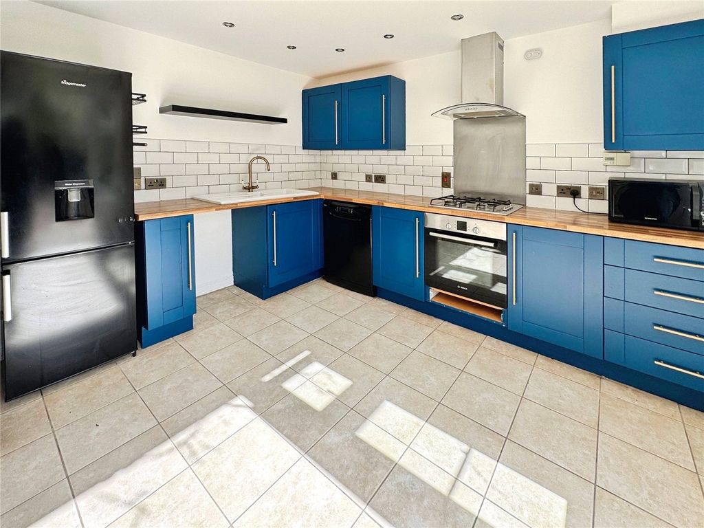 Property photo 2 of 16 Picture No. 03