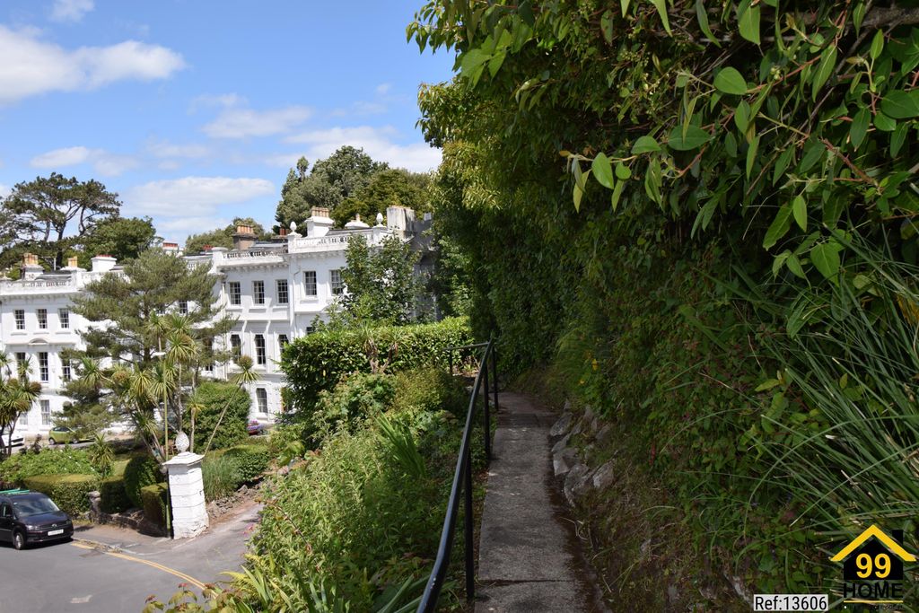 Property photo 3 of 18 Photo 2