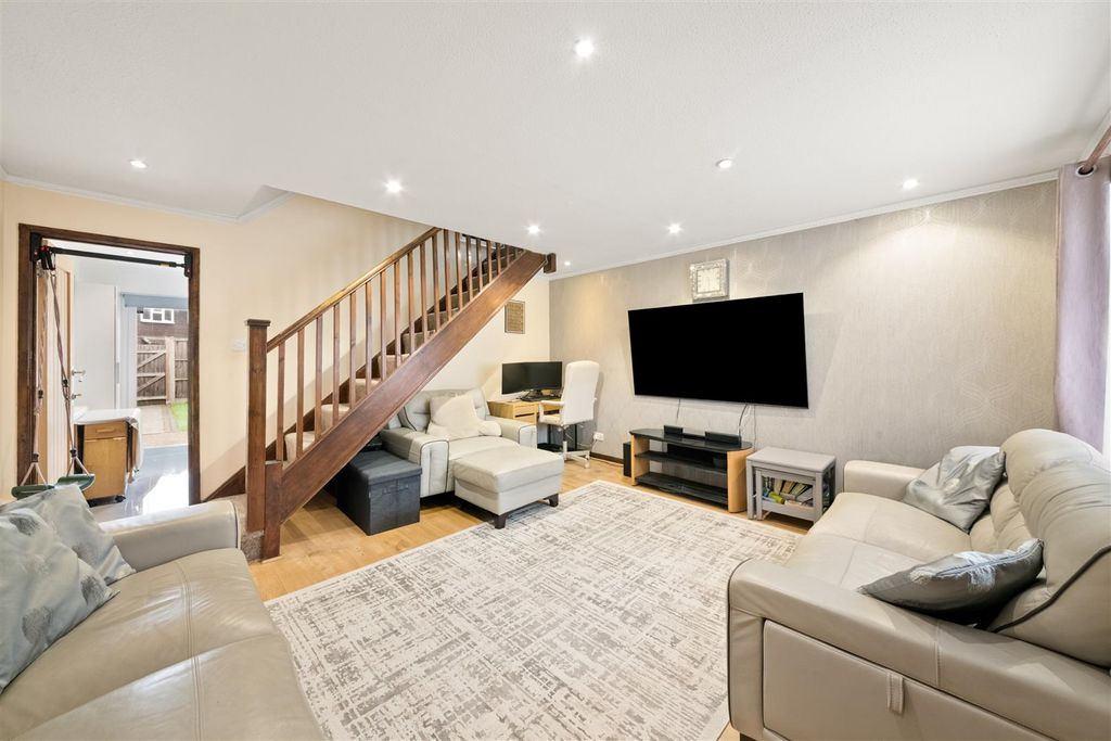 Property photo 2 of 14 1