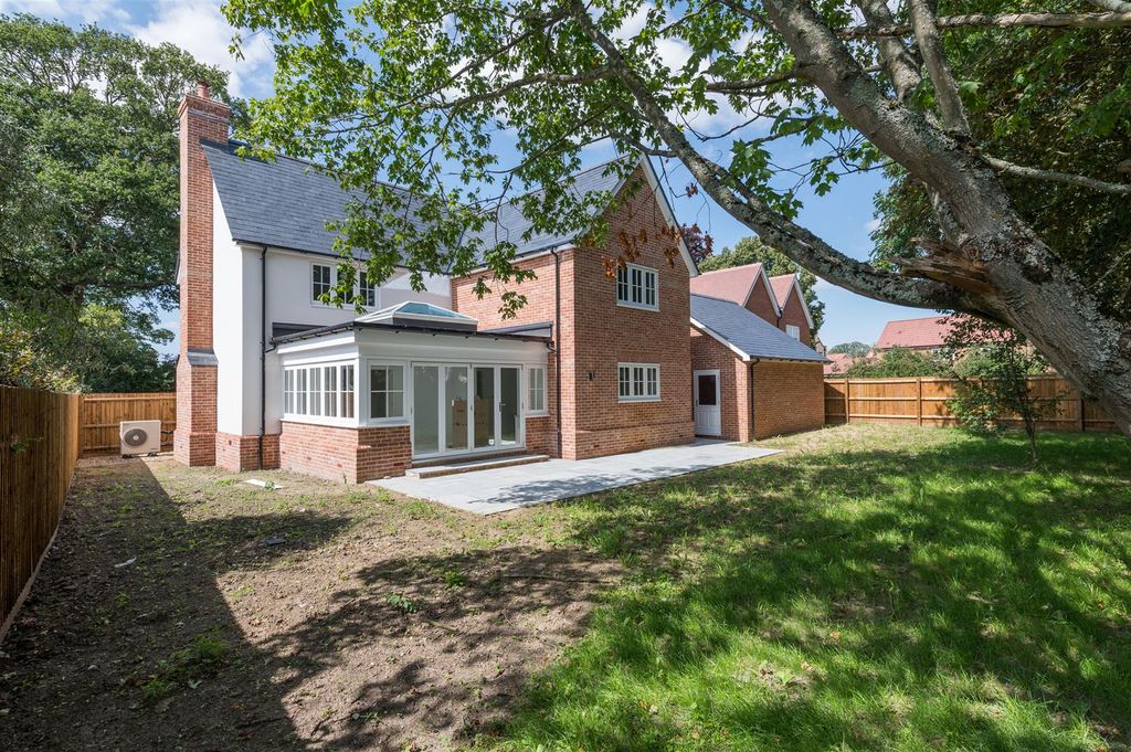 Property photo 2 of 12 Amberley_10.Jpg