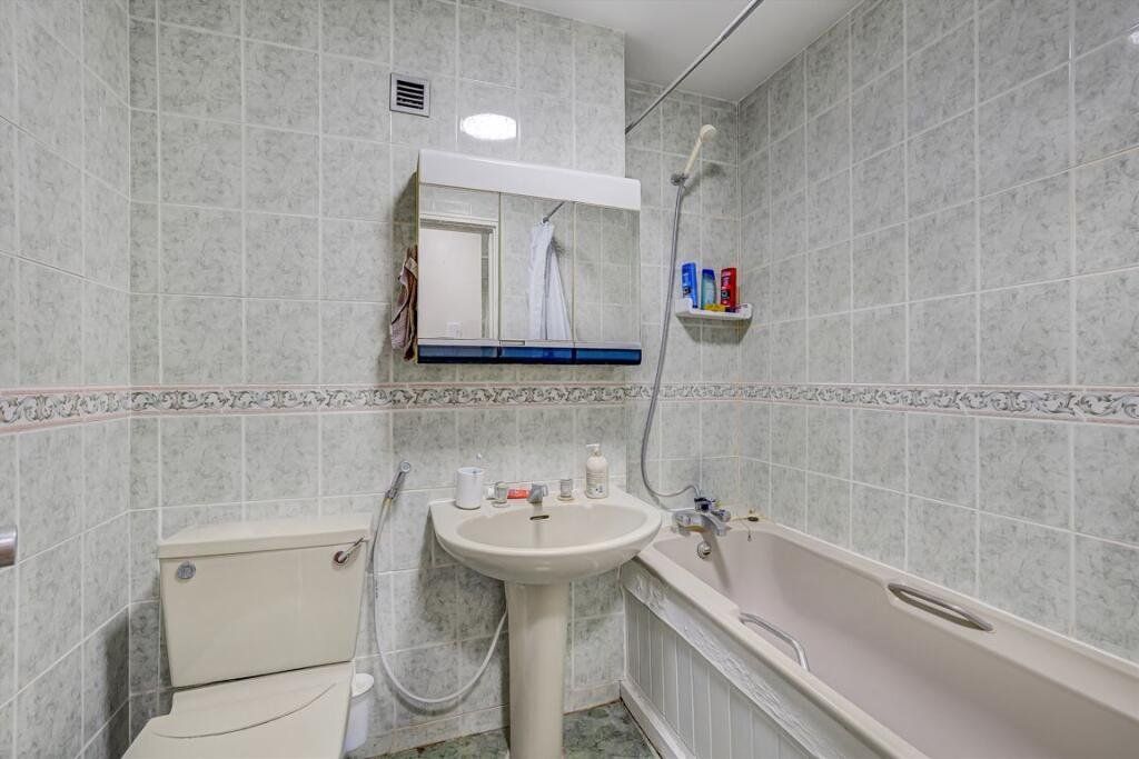 Property photo 3 of 5