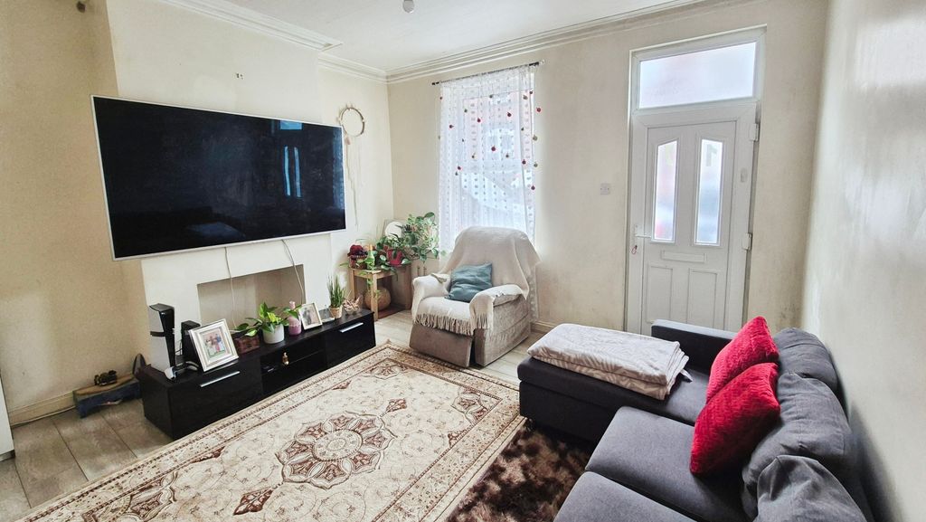 Property photo 3 of 15 01d25E31-1000061805