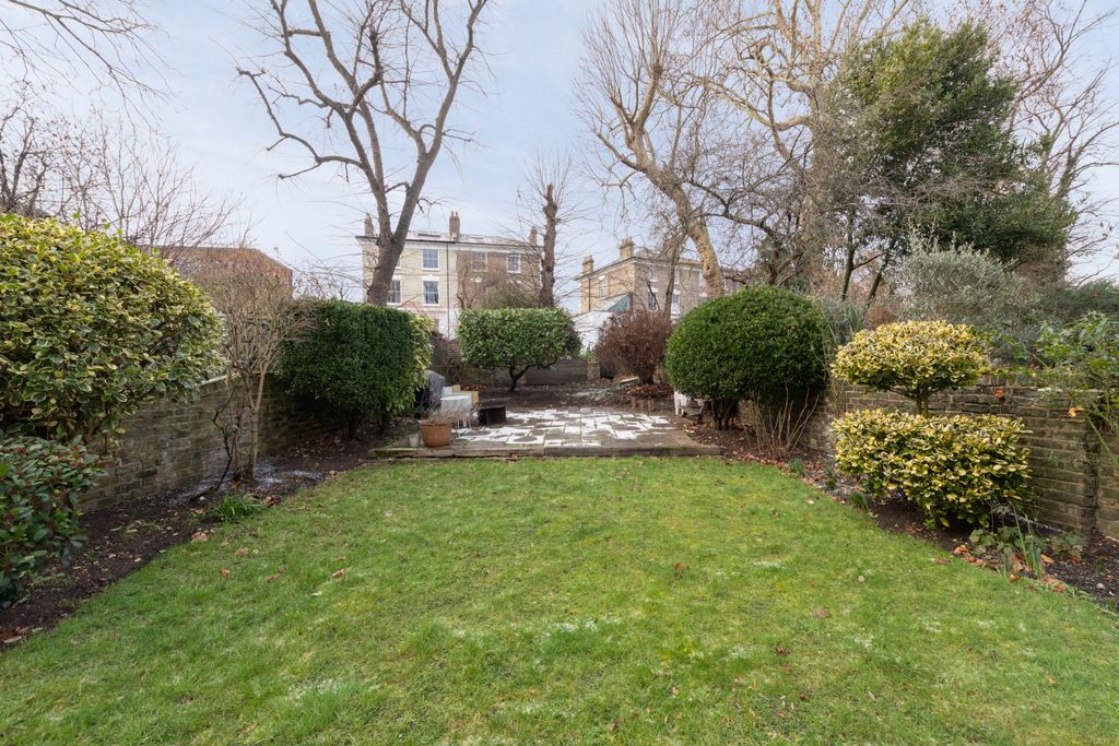 Property photo 2 of 15 Picture No. 14