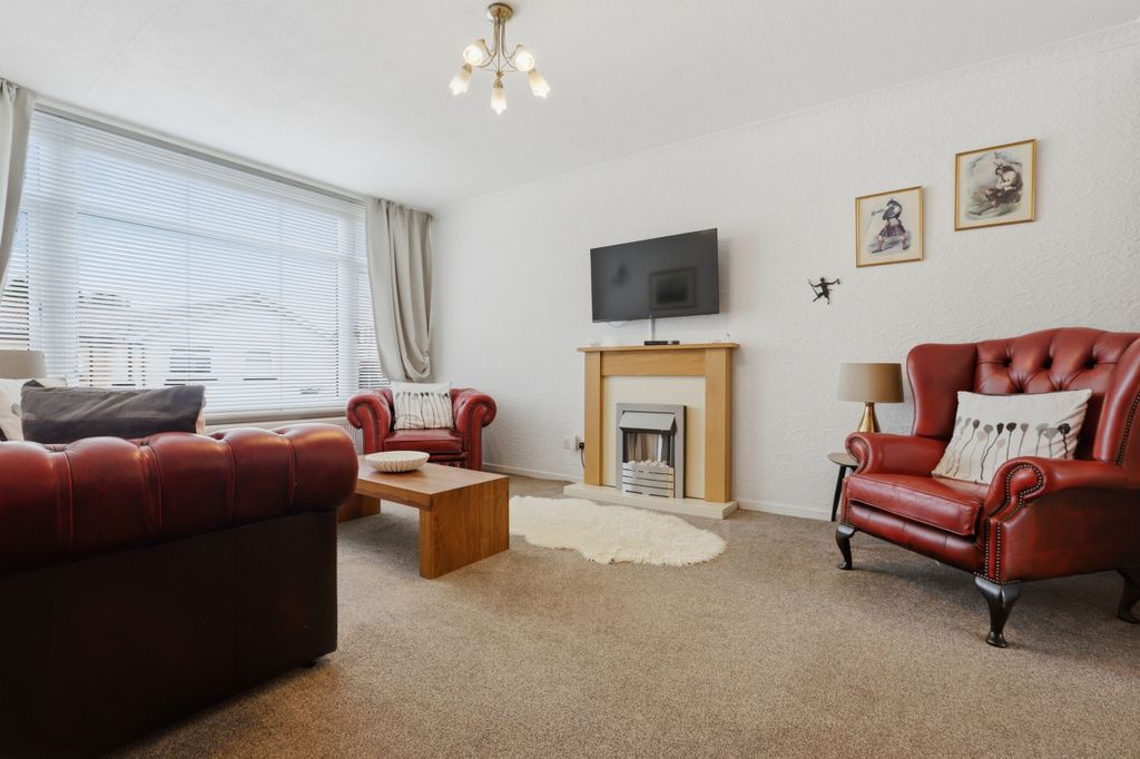 Property photo 3 of 31