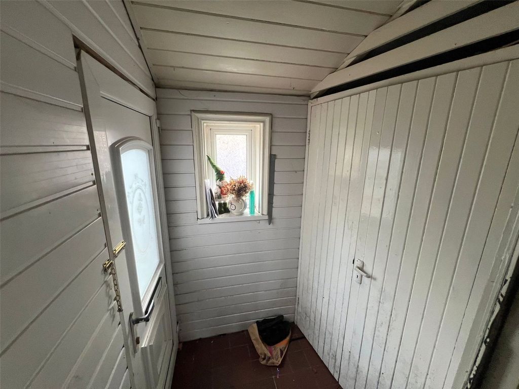 Property photo 2 of 12 Picture No. 13