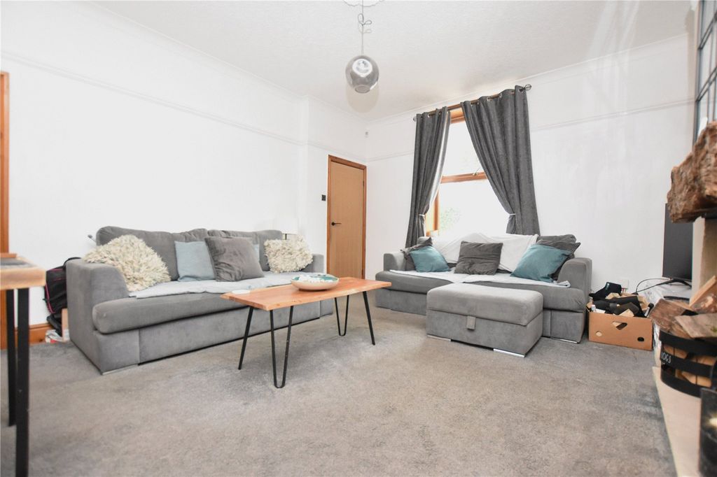 Property photo 2 of 16 Picture No. 17