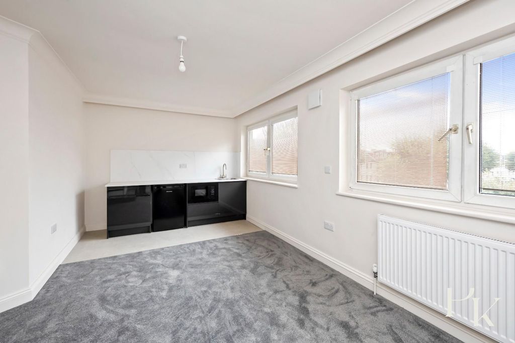Property photo 2 of 4 Church Road, 154-010.Jpg
