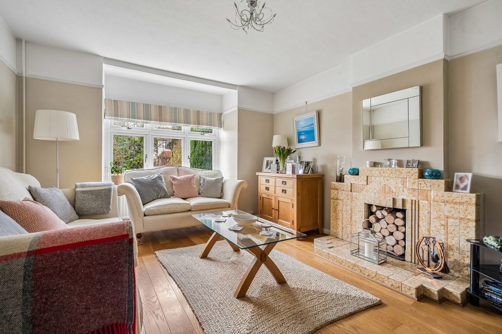 Additional image 21 of 3 bed detached house for saleSt James Walk, Richings Park, Iver SL0