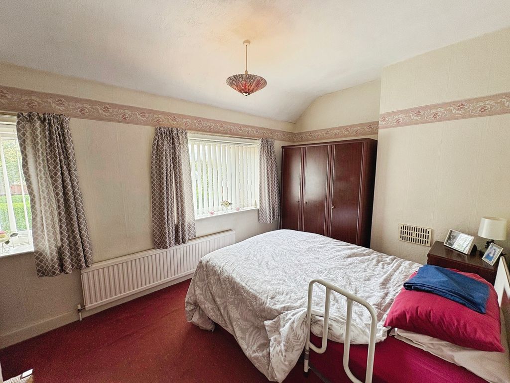 Property photo 2 of 13 Bedroom 1