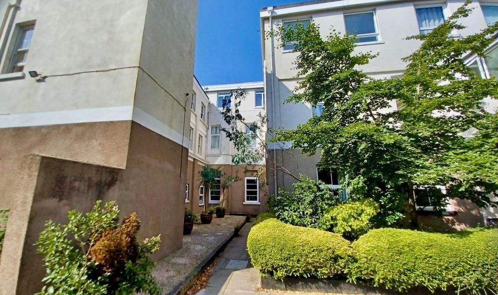 Property photo 1 of 2