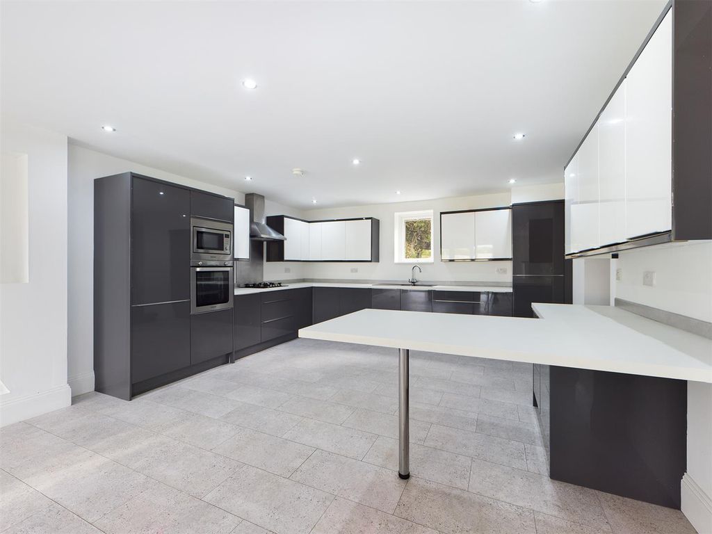 Property photo 1 of 16 Cam00148P1-Pr0144-Still07.Jpg