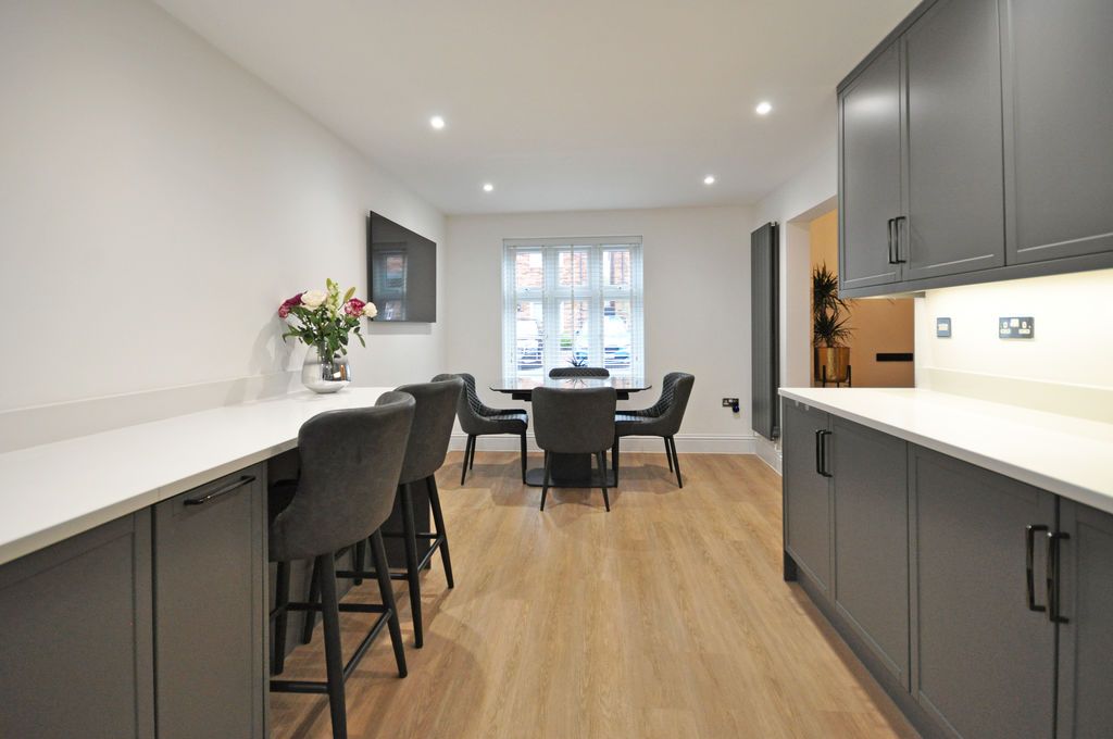 Property photo 3 of 27 Photo 3