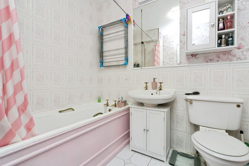 Additional image 9 of 1 bed flat for saleRiverside Court, Deganwy, Conwy LL31
