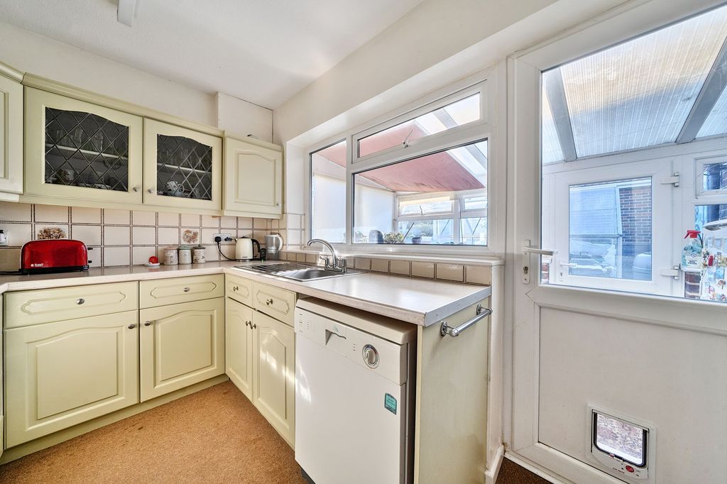 Property photo 3 of 14 Kitchen