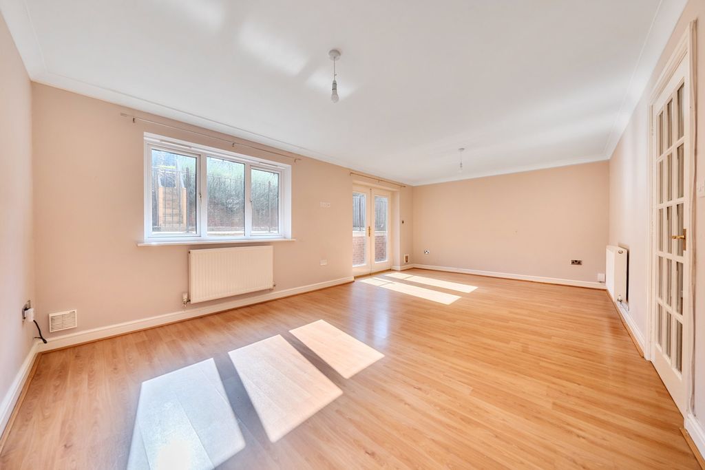 Property photo 3 of 20