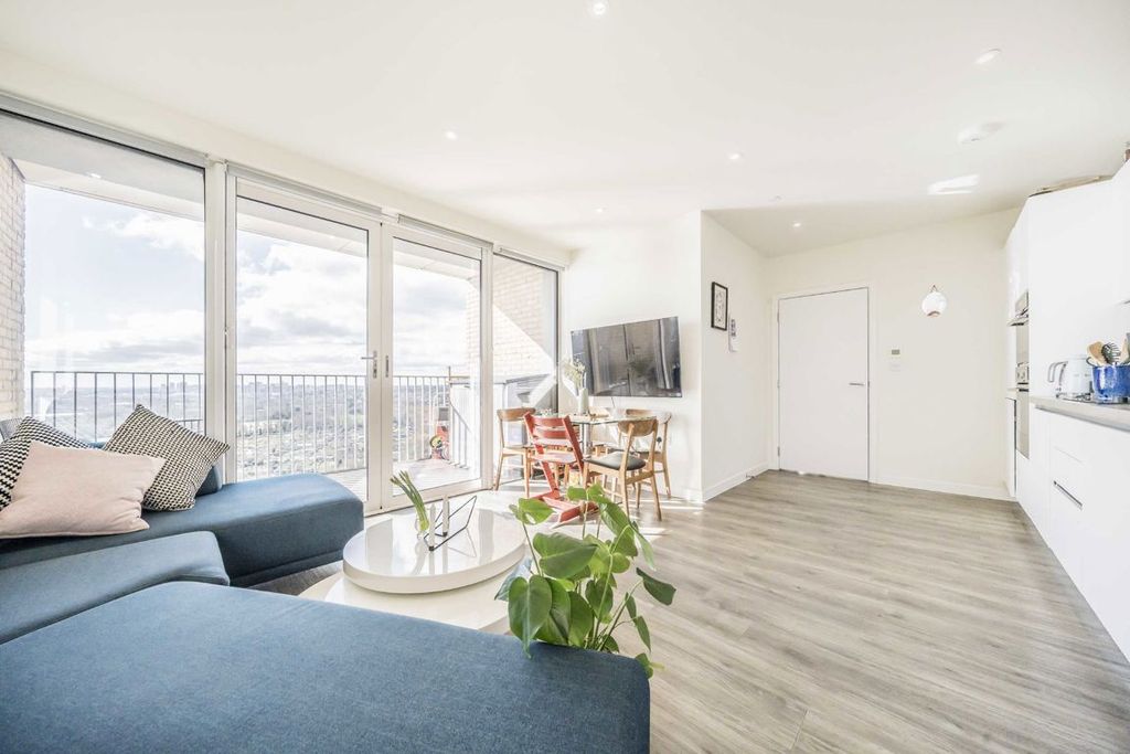 Property photo 3 of 7