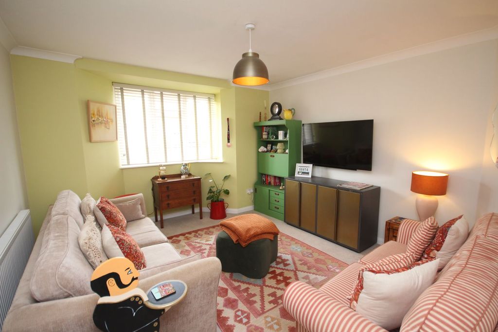 Property photo 3 of 9
