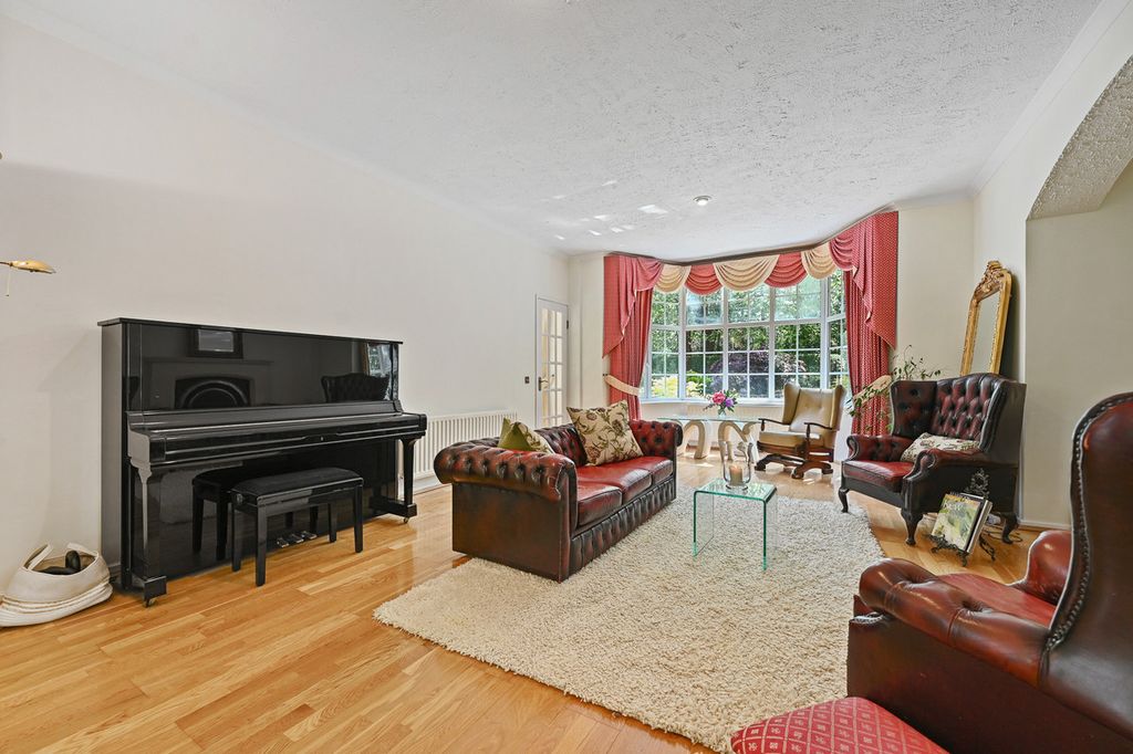 Property photo 3 of 17