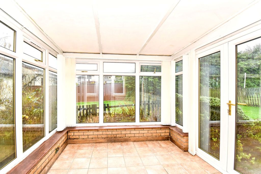 Property photo 3 of 13 Conservatory