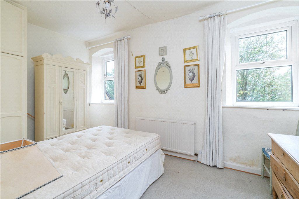 Property photo 3 of 8 Double Bedroom