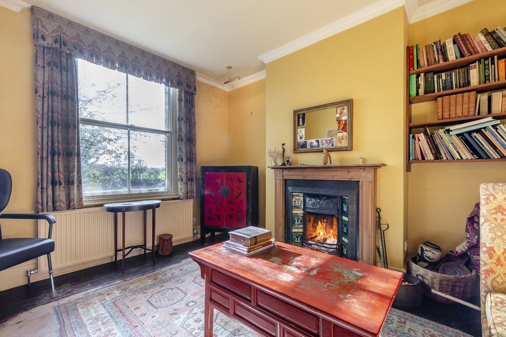 Property photo 2 of 15 Sitting Room