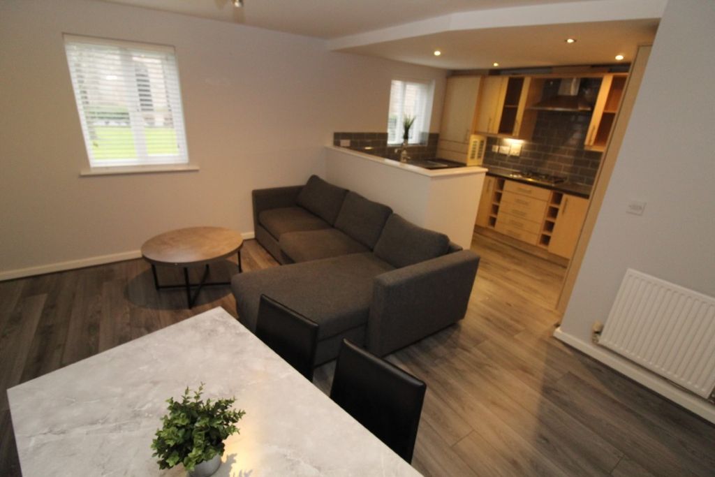 Property photo 3 of 7 Lounge