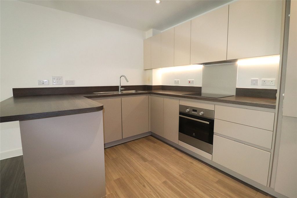 Property photo 3 of 12 Kitchen