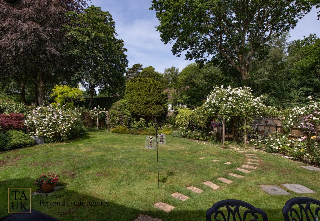 Property photo 2 of 21
