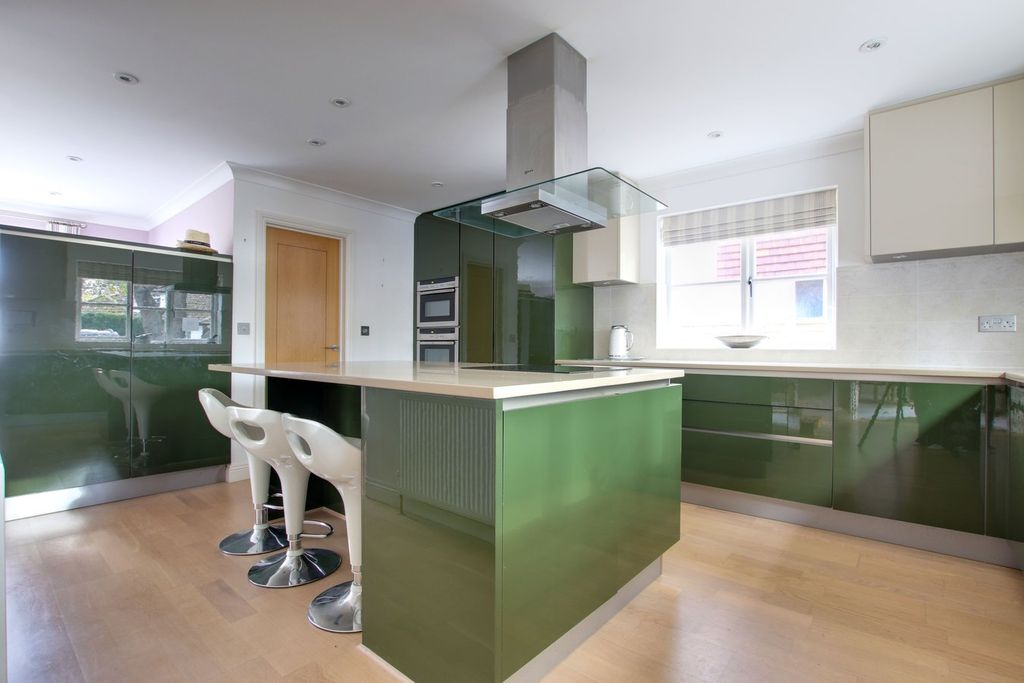 Property photo 3 of 15