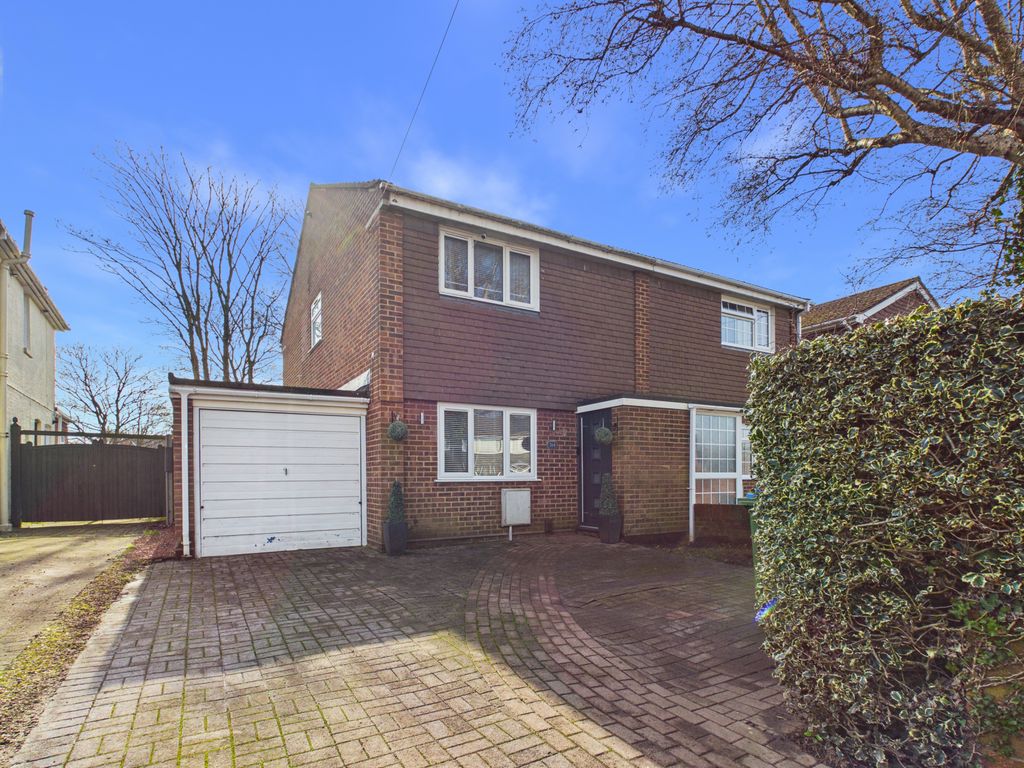 Property photo 1 of 13 3Â Bedroom Semi Detached House For Sale