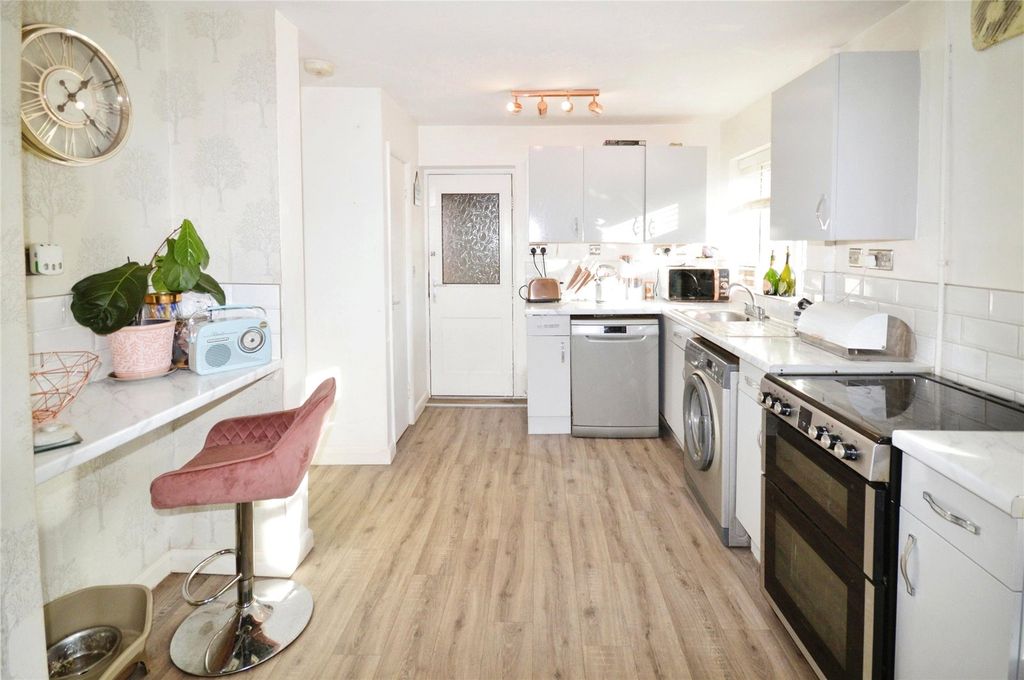 Property photo 2 of 22 Kitchen/Dining Room