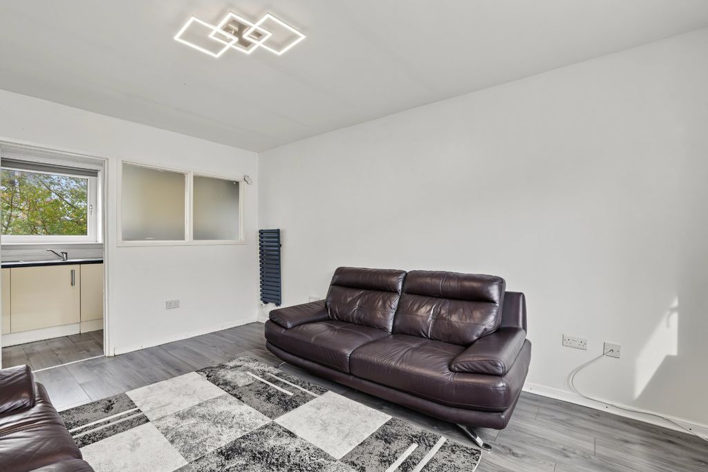 Property photo 3 of 14 Picture No. 27