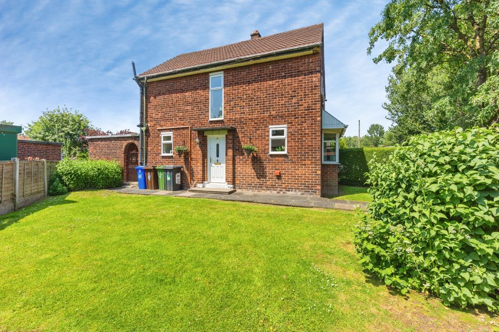 Property photo 2 of 18
