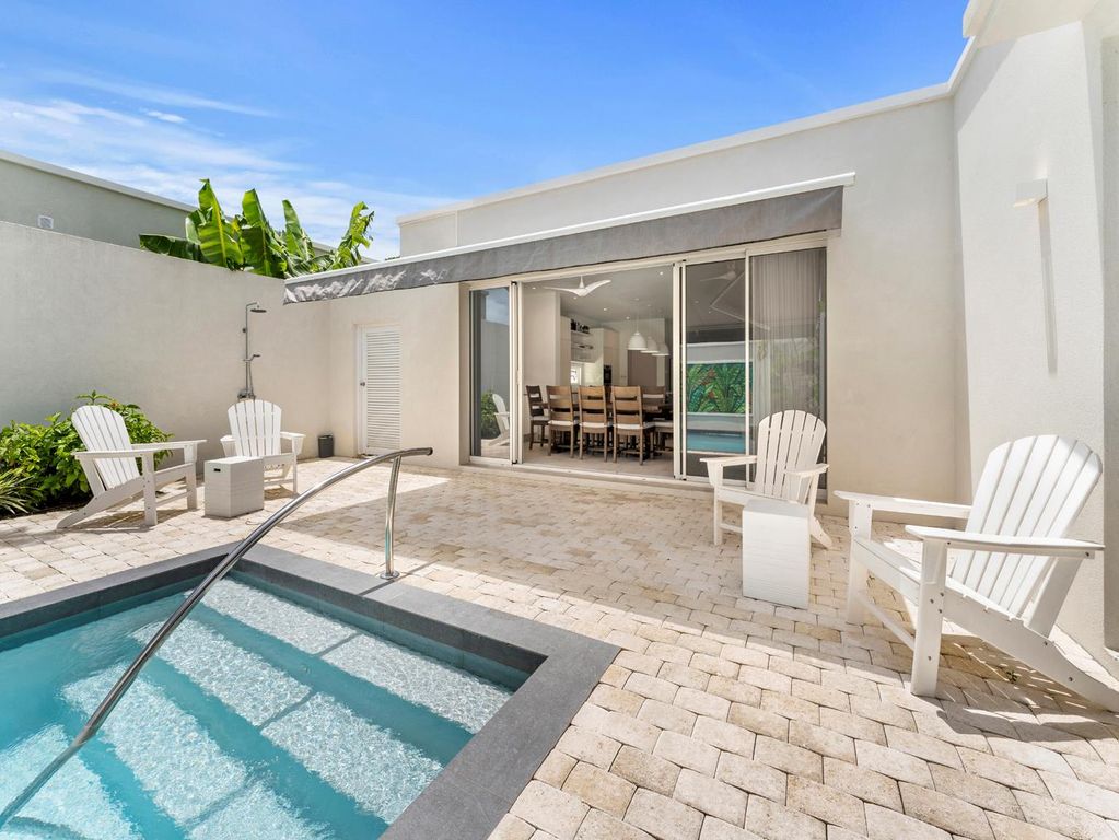 Property photo 1 of 12 Image