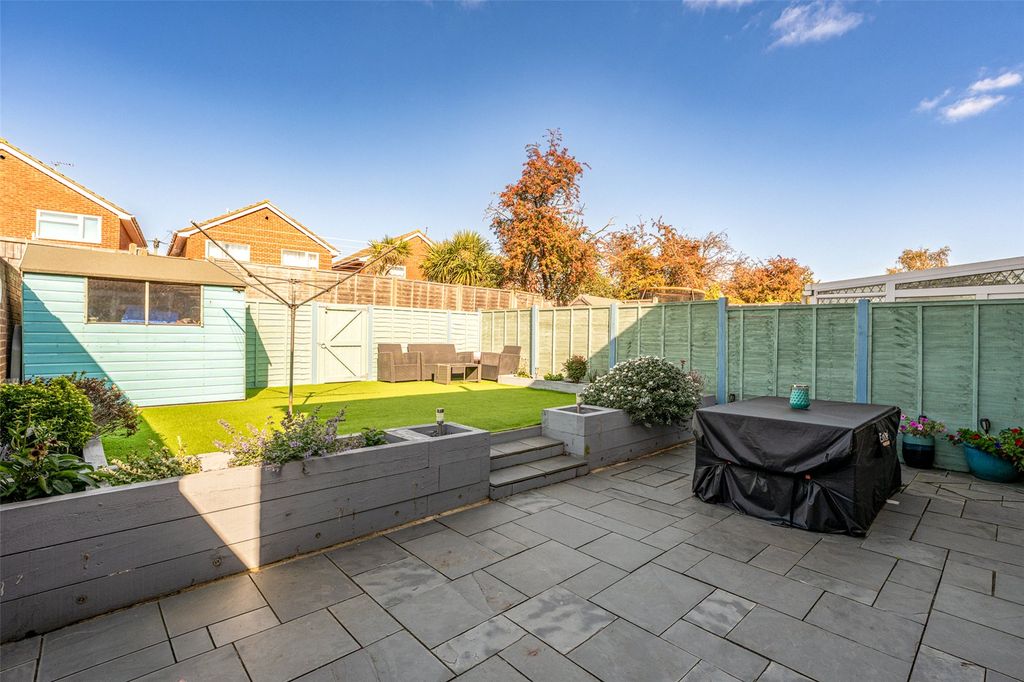 Property photo 2 of 19 Picture No. 15