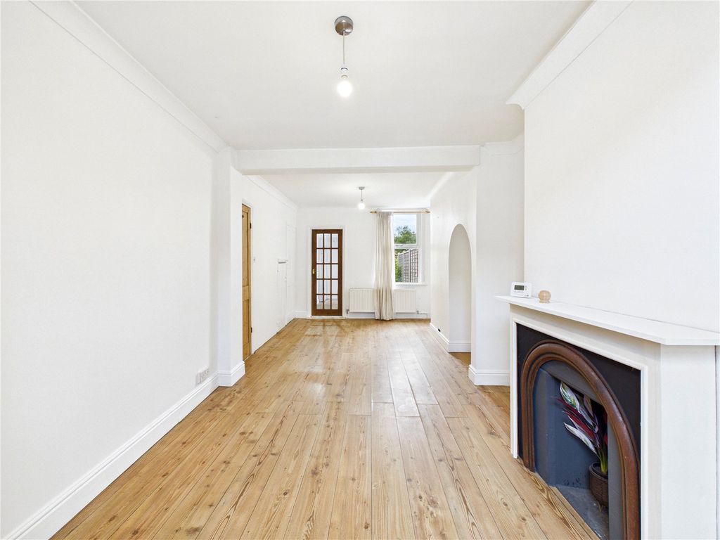 Property photo 3 of 11 Picture No. 16