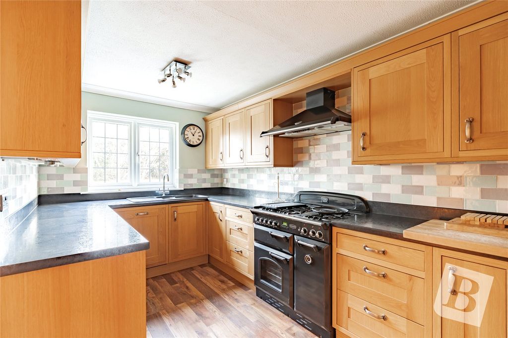 Property photo 2 of 17 Kitchen