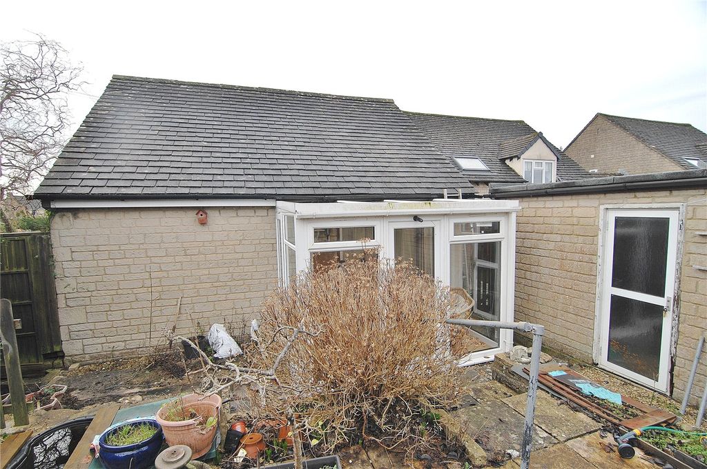 Property photo 3 of 11 Picture No. 13