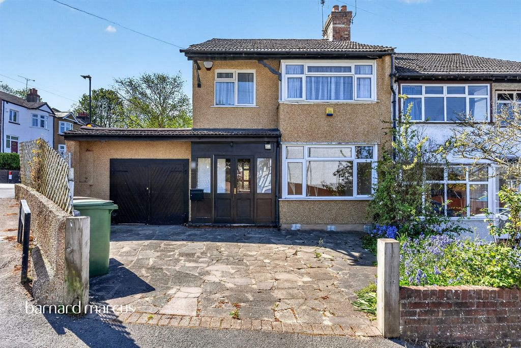 Property photo 1 of 22